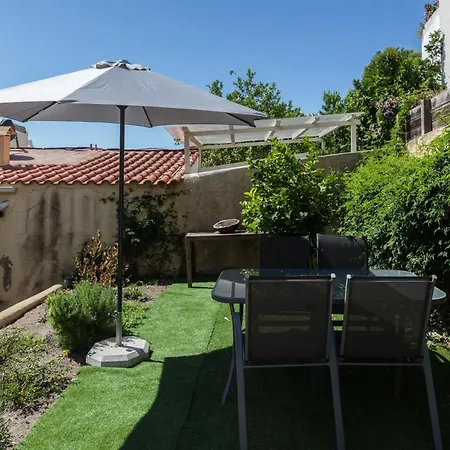 Appartamento Flh Castle Duplex With Terrace Lisbona